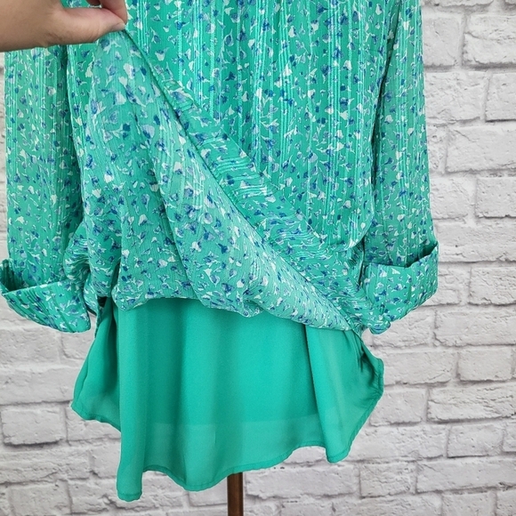 Kim Rogers Top Green Blue White Floral 3/4  Sleeve Pleated Button Front Size S - Picture 7 of 9